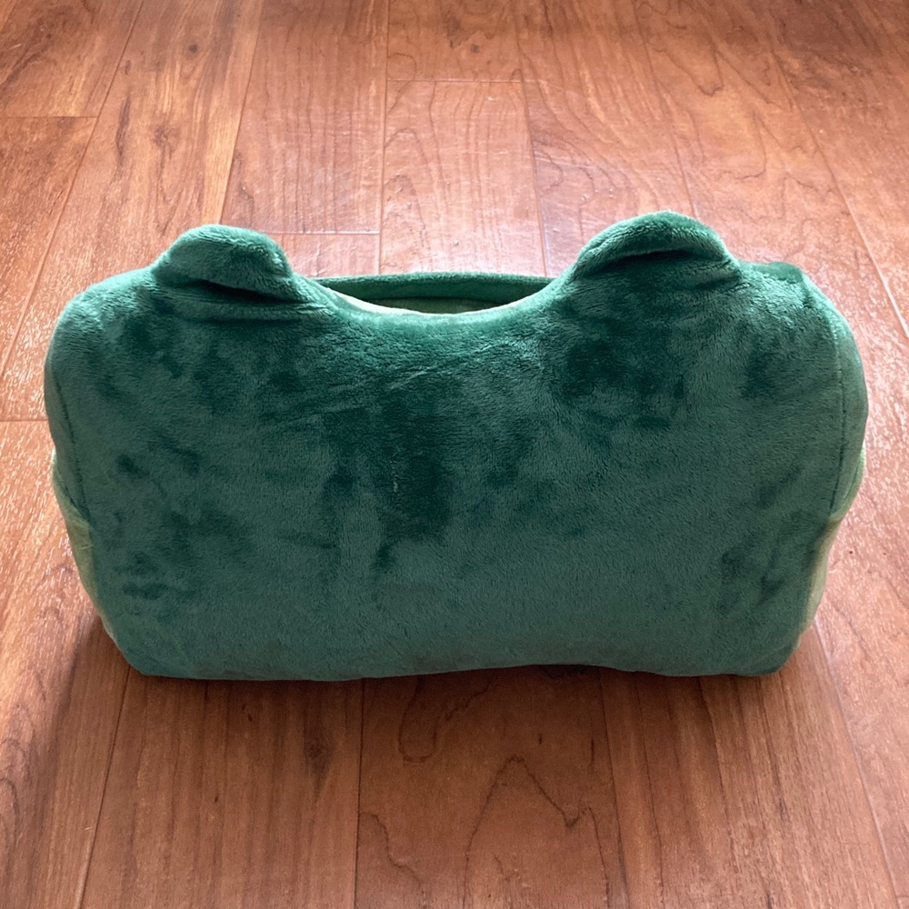 Tablet/ipad holder alligator plush - Picture 4 of 7